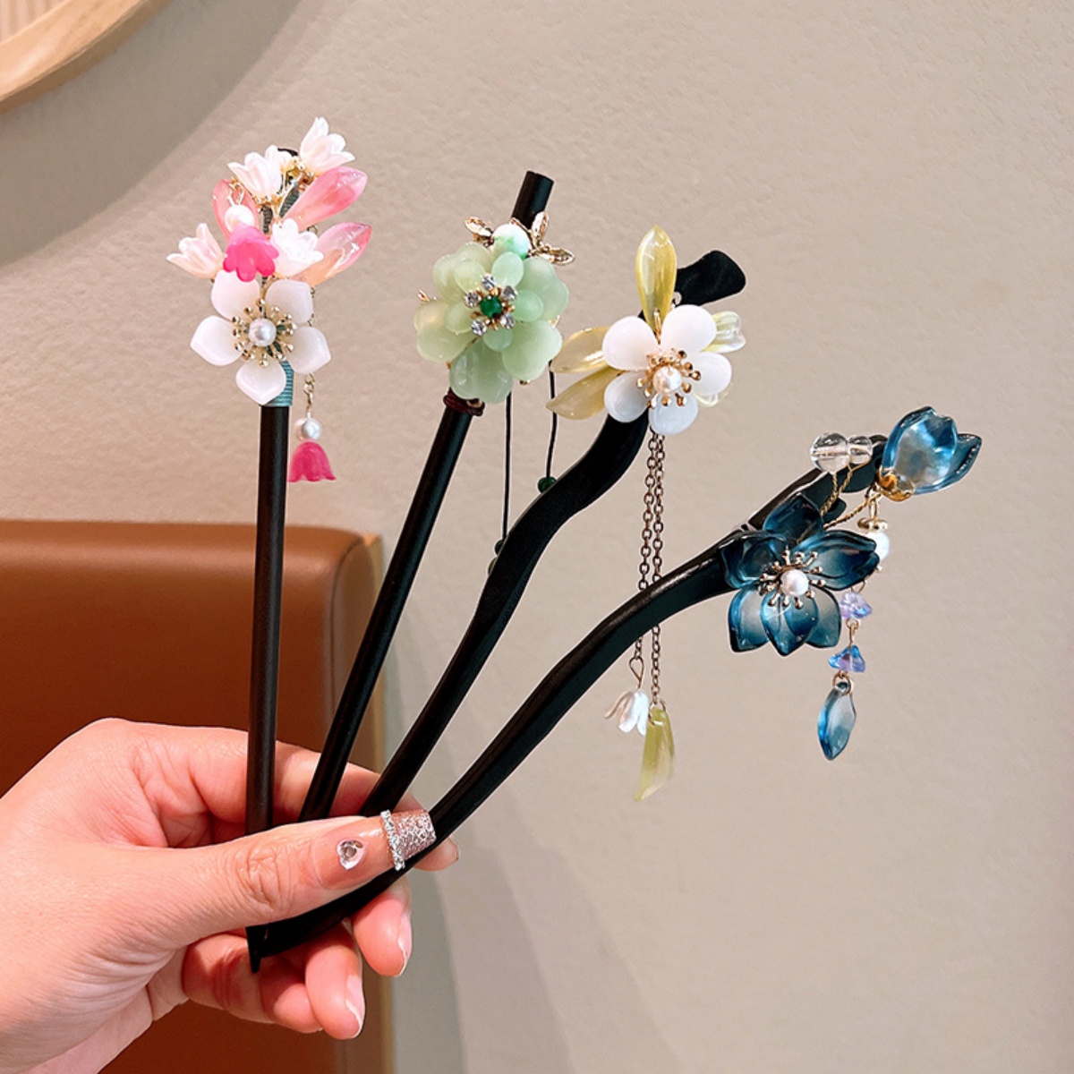 Exquisita horquilla de madera  - Supply Florist reseña y precio